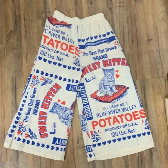 ✨White, Red and Blue Vintage Potato Sack Pants - Picture 2 of 5